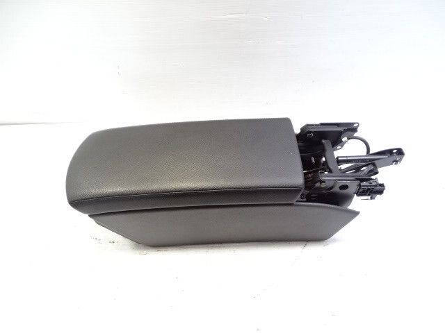 06 Mercedes R230 SL500 center console armrest storage 2306800050 black/gray