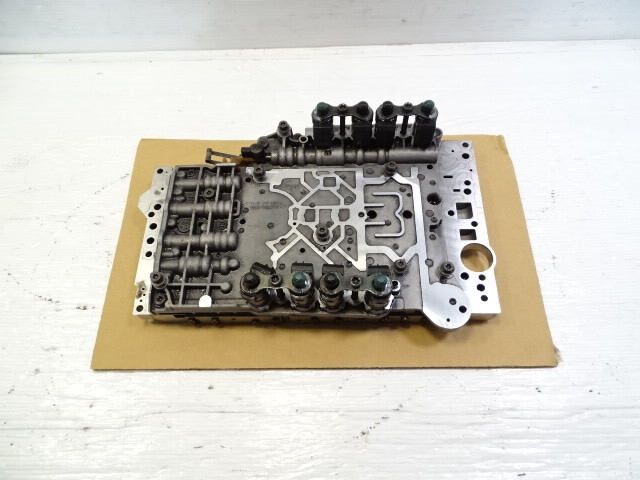 06 Mercedes R230 SL500 valve body, 722.9 2202701406