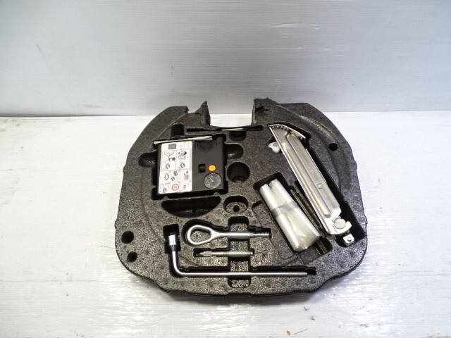 2012 Mercedes R172 SLK350 tool kit, w/ air copressor, 0005845307