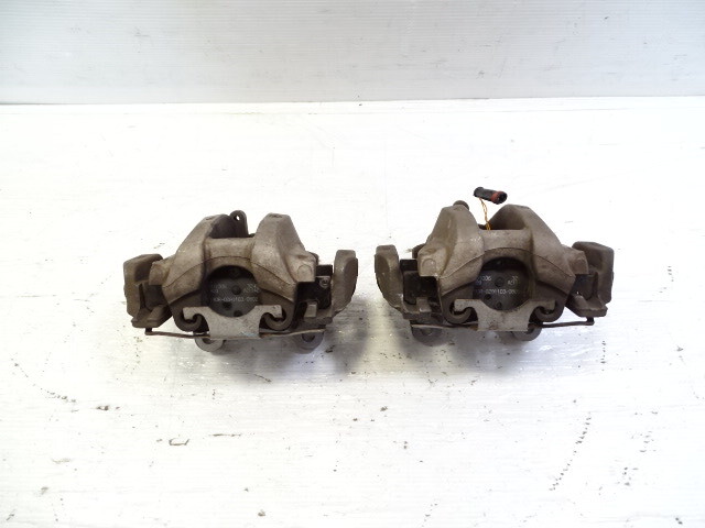 08 Mercedes R230 SL550 brake calipers, rear