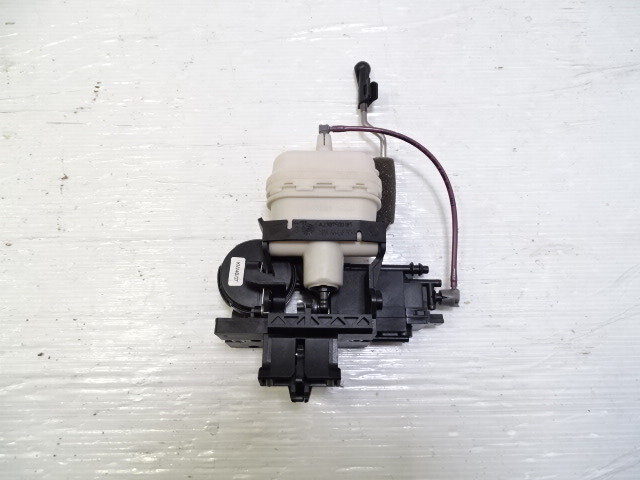 08 Mercedes R230 SL550 actuator, trunk lid lock latch, 2307500185 For Parts