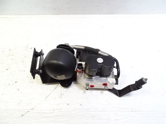 08 Mercedes R230 SL550 valve block, ABC suspension, rear 2213200358
