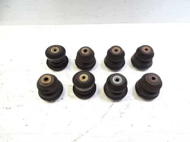 02 Mercedes W463 G500 bushing set, cab to chassis
