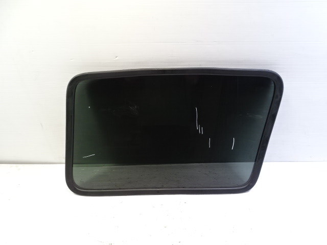 02 Mercedes W463 G500 window glass, right quarter w/seal