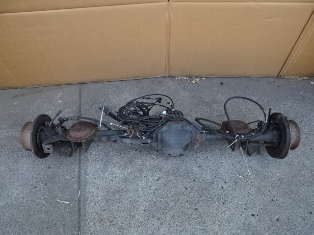 02 Mercedes W463 G500 axle assembly, rear 4633507400
