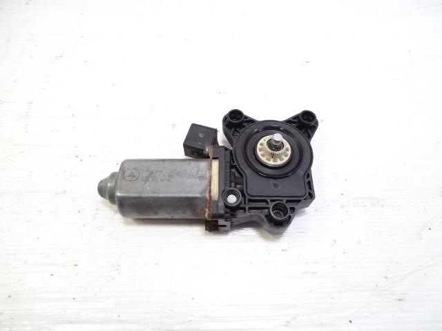 02 Mercedes W463 G500 window motor, right front, 2208204642