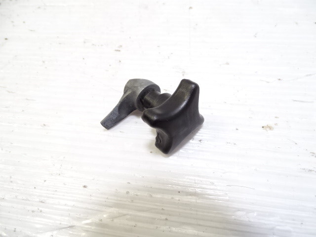 84 Mercedes R107 380SL knob, battery compartment lid