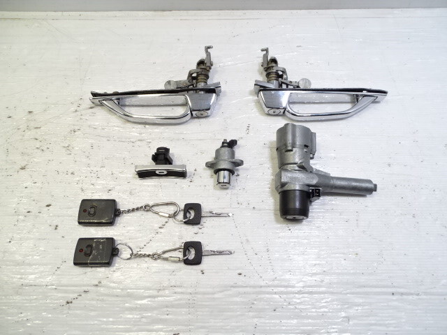 84 Mercedes R107 380SL lock set, with key, door handles, trunk lid, glove box
