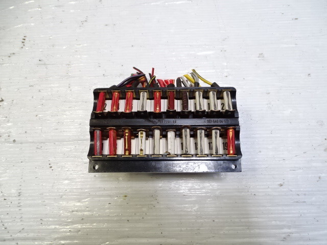 84 Mercedes R107 380SL fuse box 1075400450
