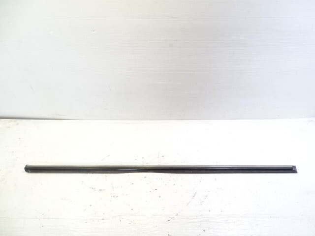 84 Mercedes R107 380SL trim, exterior, door moulding, right