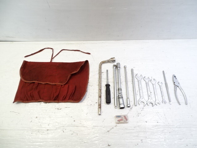 84 Mercedes R107 380SL tool kit w/pouch