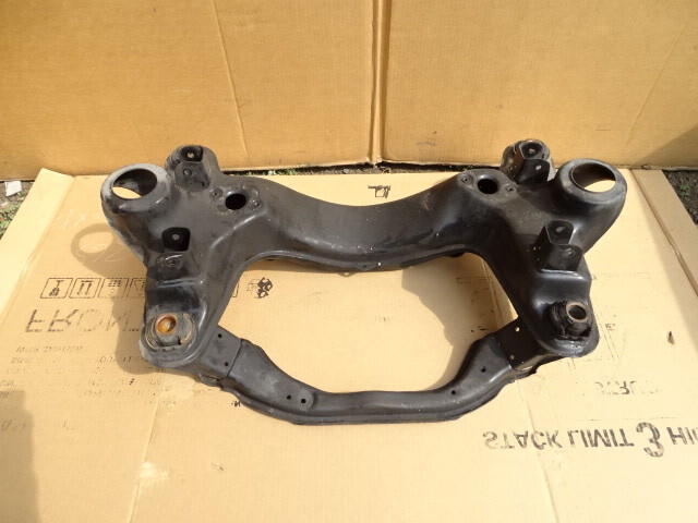 84 Mercedes R107 380SL subframe, engine cradle front