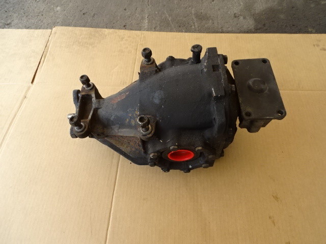 84 Mercedes R107 380SL differential 1263511001 2.47 gear ratio