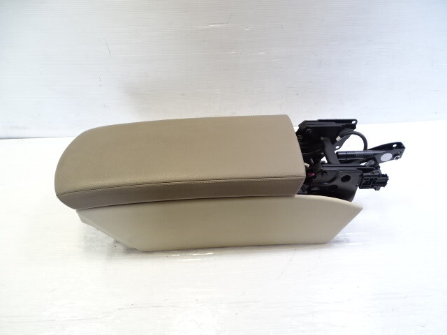 08 Mercedes R230 SL550 center console armrest storage 2306800050 beige