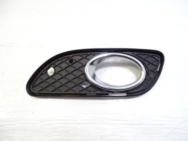 08 Mercedes R230 SL550 fog light trim bezel front bumper left 2308850723