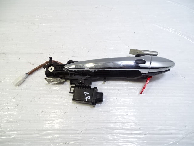 11 Lexus LS460 door handle, exterior, left rear 69220-33060
