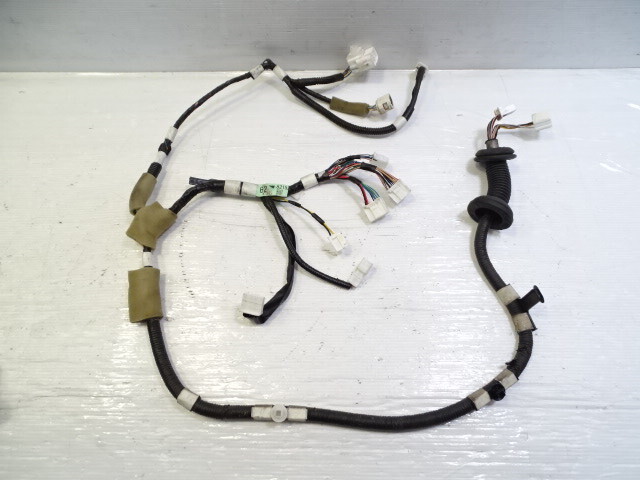 11 Lexus LS460 wiring harness, door, left front 82152-50322