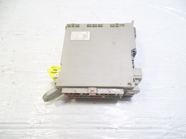 11 Lexus LS460 module, fuse box, under dash, left 82730-50730