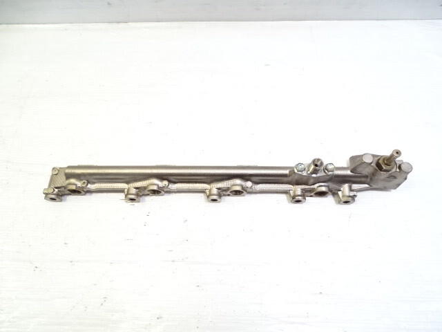 11 Lexus LS460 fuel injector rail right 23814-38051