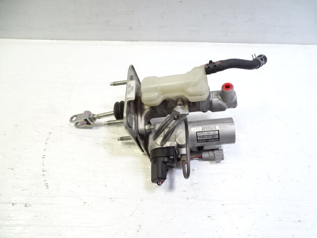 11 Lexus LS460 brake master cylinder 138110-10440