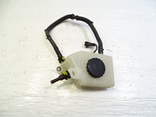 11 Lexus LS460 brake master cylinder reservoir 47220-50260
