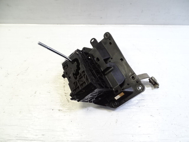 11 Lexus LS460 gear shifter selector assembly 33550-50520