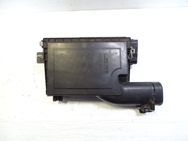 11 Lexus LS460 airbox, air filter cleaner, left 17702-38010