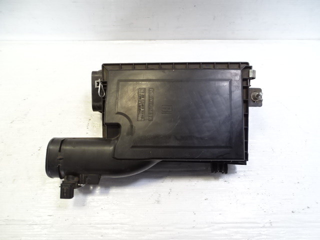 11 Lexus LS460 airbox, air filter cleaner, right 17701-38120