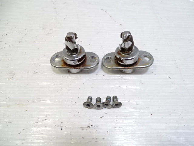 85 Mercedes R107 380SL latch set, for convertible or hard top lock, front