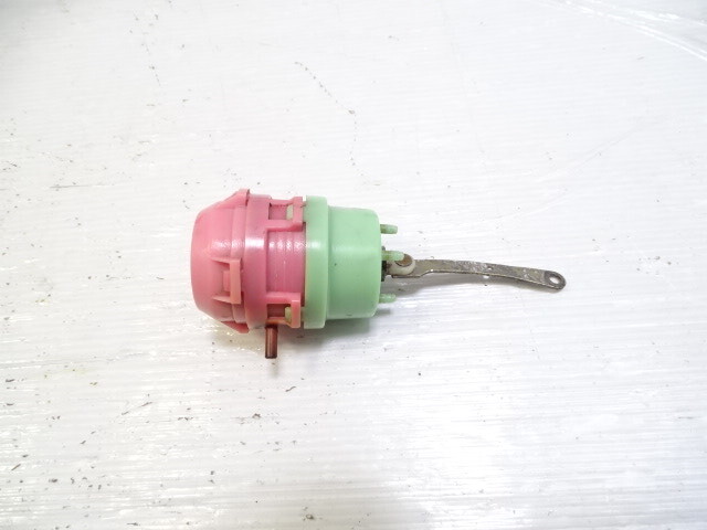 85 Mercedes R107 380SL vacuum valve actuator, hvac behr 9061818265
