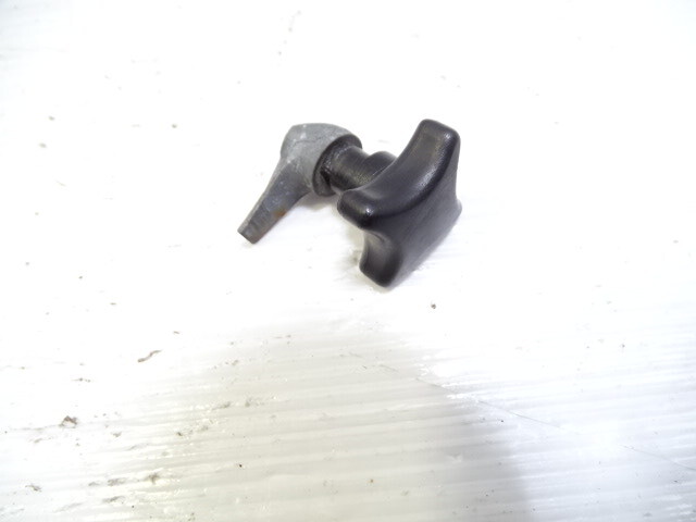 85 Mercedes R107 380SL knob, battery compartment lid