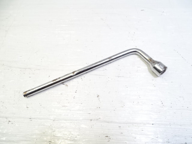 85 Mercedes R107 380SL lug wrench 1205810246 heyco 17mm