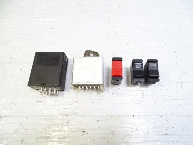 85 Mercedes R107 380SL relay /switches