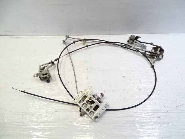 85 Mercedes R107 380SL convertible top boot lock / latch / mechanism