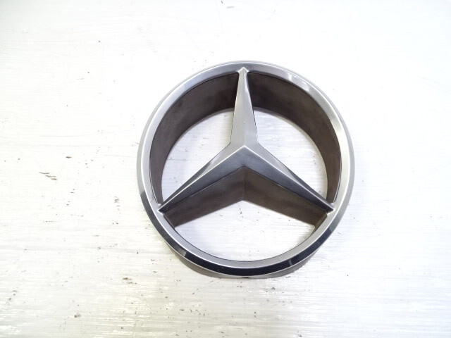 85 Mercedes R107 380SL emblem, on grill, star