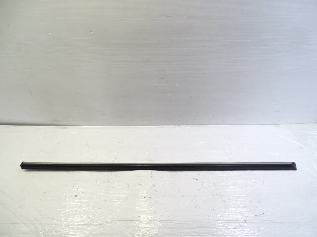 85 Mercedes R107 380SL trim, exterior, door moulding, right
