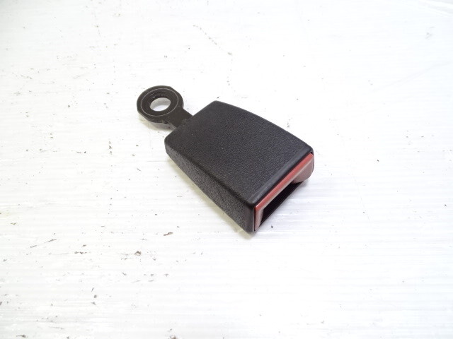 85 Mercedes R107 380SL seat belt buckle, clip receiver, right 1078603269