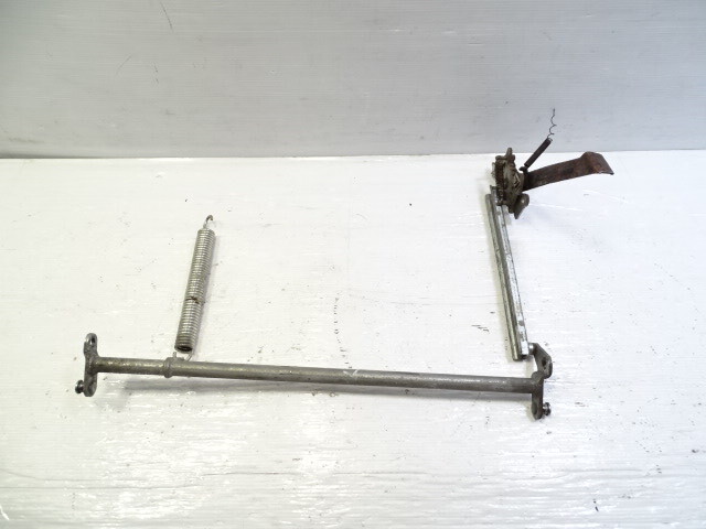 85 Mercedes R107 380SL seat height adjustment rail / handle, left