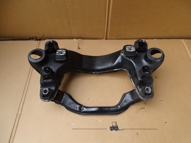 85 Mercedes R107 380SL subframe, engine cradle front