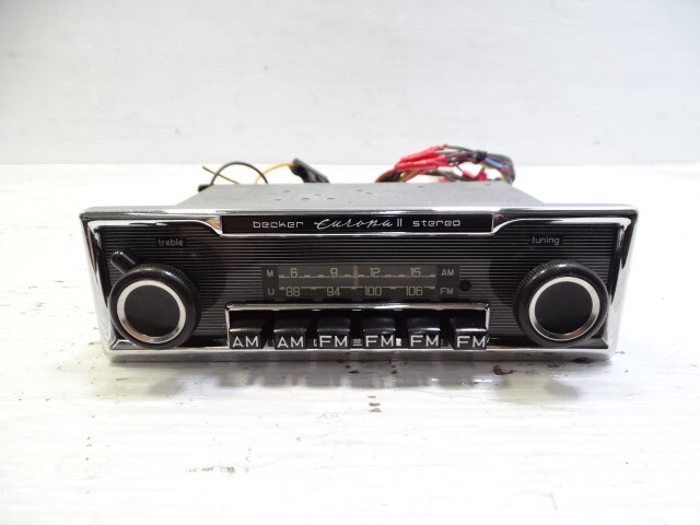 79 Mercedes W123 300CD radio AM/FM becker europa 2 P#197101