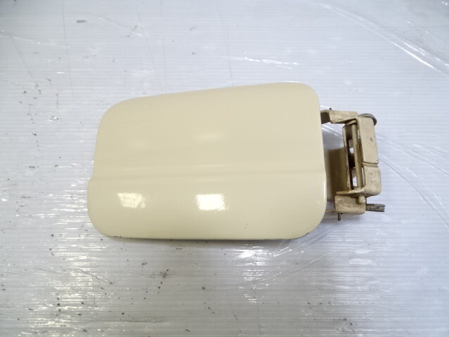 79 Mercedes W123 300CD gas fuel door