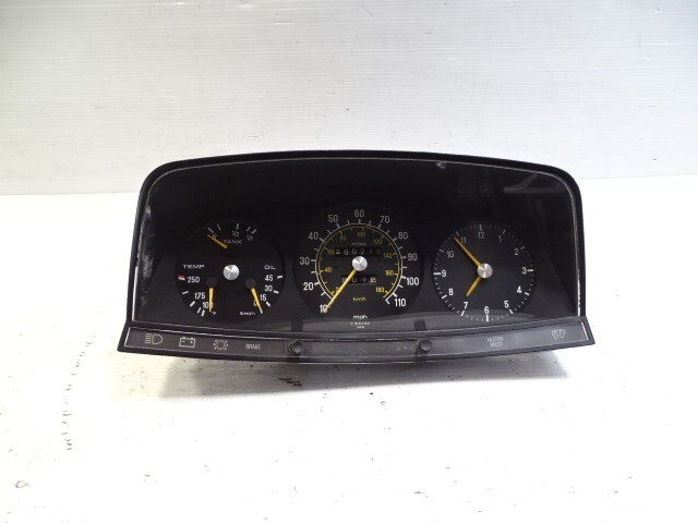 79 Mercedes W123 300CD instrument cluster, speedometer 87001050