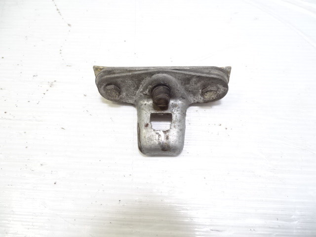 79 Mercedes W123 300CD lock, striker trunk latch, lid