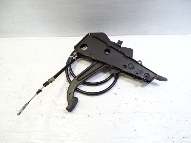 79 Mercedes W123 300CD brake pedal emergency