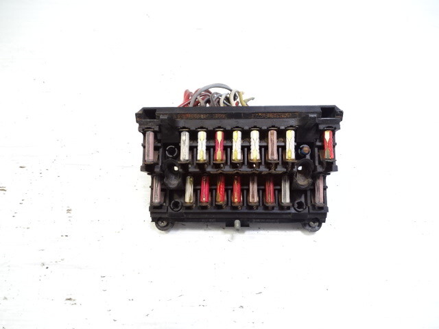 79 Mercedes W123 300CD fuse box 1235400350