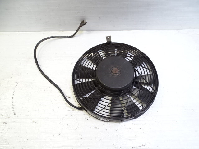 79 Mercedes W123 300CD cooling fan aux 0005004893
