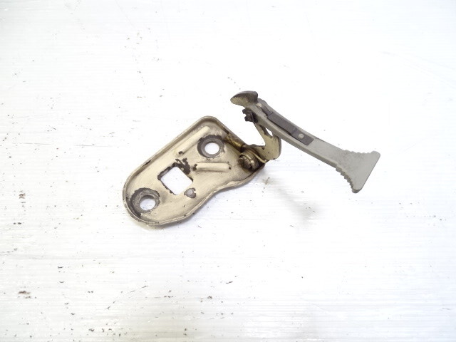 79 Mercedes W123 300CD hood latch release