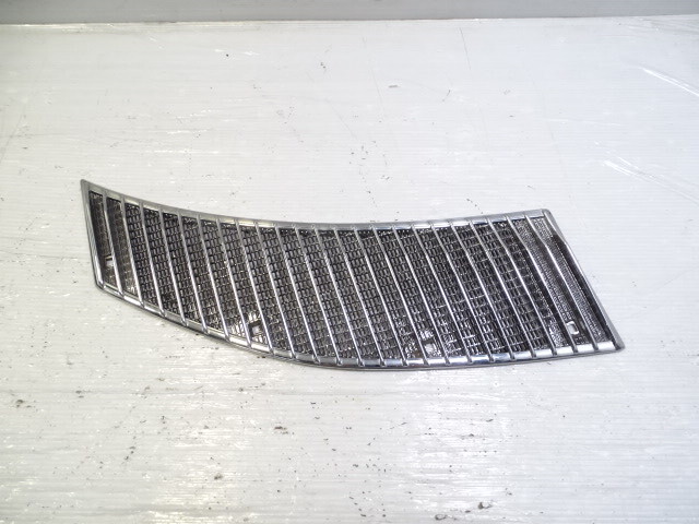 79 Mercedes W123 300CD trim, hood vent grill, right 1238360265