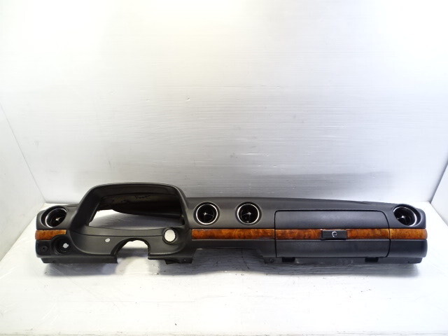 79 Mercedes W123 300CD dashboard, dash board black