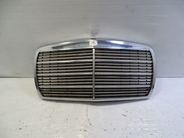 79 Mercedes W123 300CD grille front hood 1238880323
